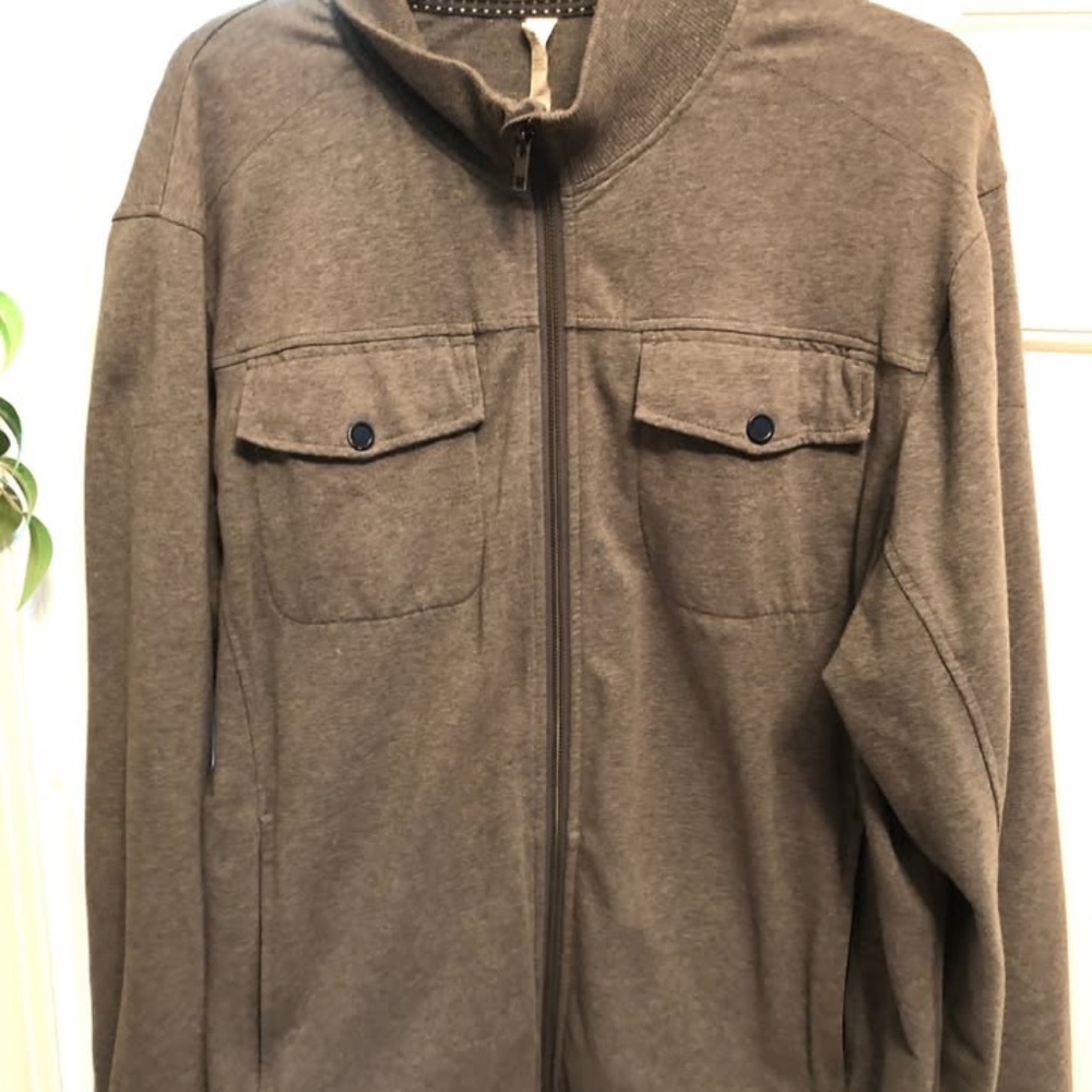 Lululemon men's xl jacket, totally stylish